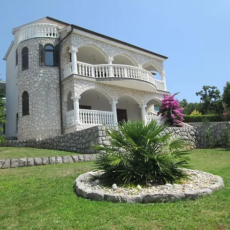 Sandra أوباتيا